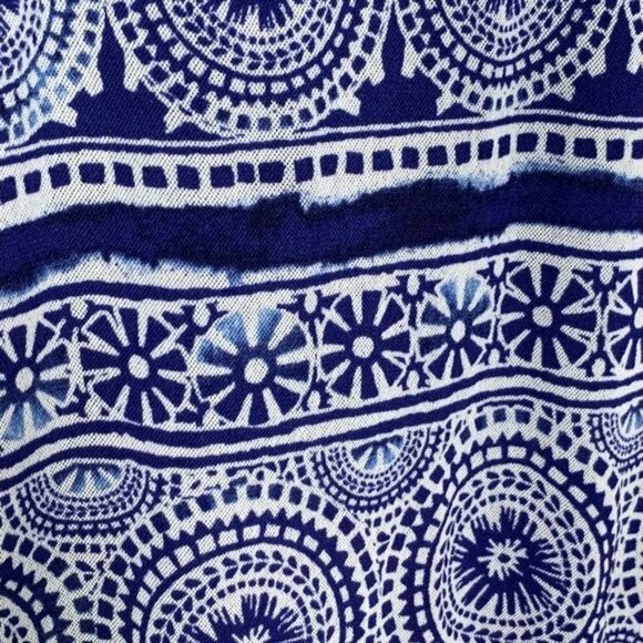 Chicos Blue White Print Mesh Top Small Short Sleeve Stretch - Picture 9 of 12